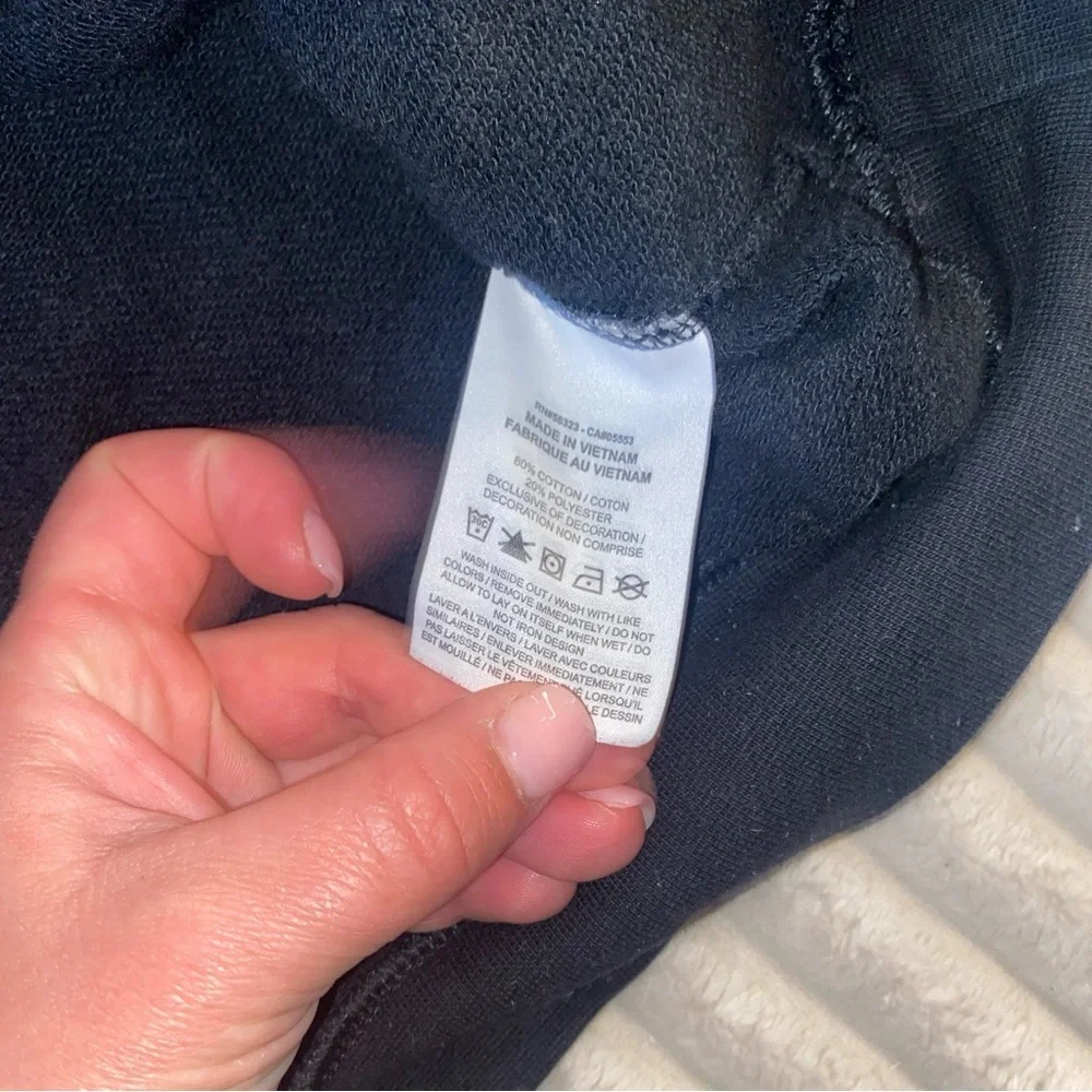 Nike Men's Black Crewneck Sweater with Neon Green Accents - Picture 4 of 7